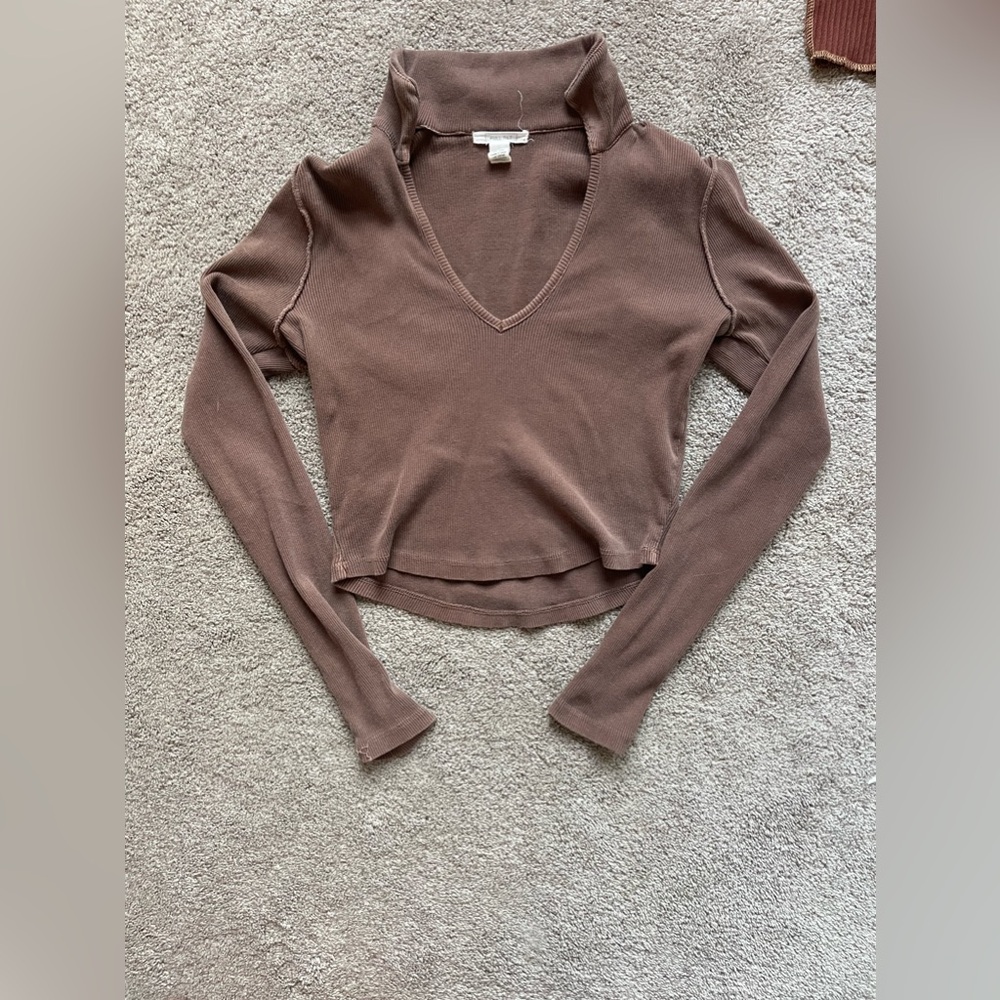 Cropped long sleeve, size small